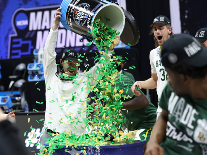 Baylor's Scott Drew tosses confetti